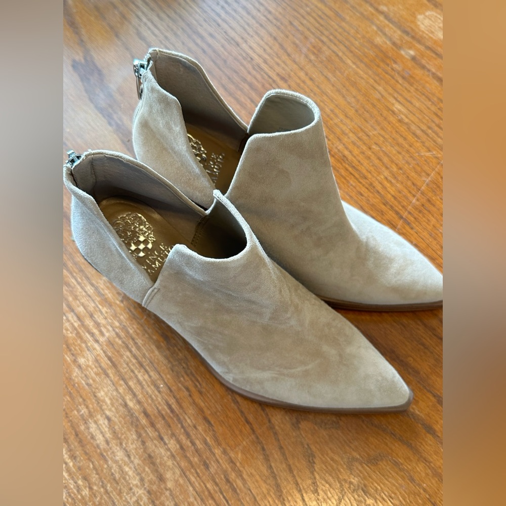 Vince Camuto Gigietta Bootie Boots Tan suede 9.5 M EU 41 Blook Heels 3" NWT